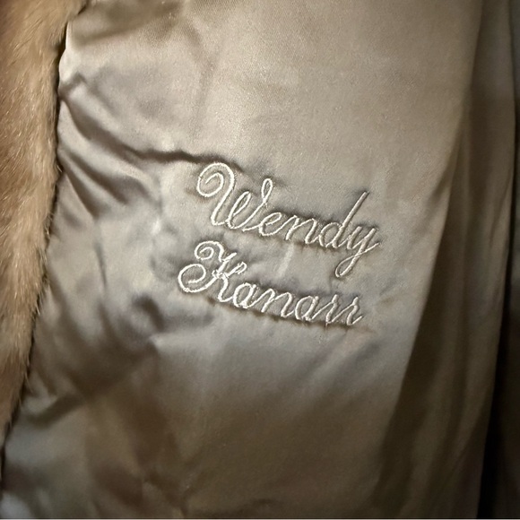 Beautiful Vintage Real Fur Brown Fur Coat - Picture 6 of 8